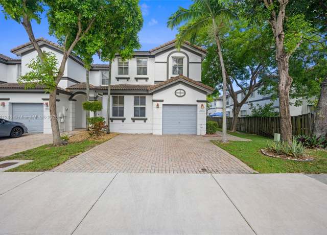 Property at 7633 NW 114th Path #7633, Doral, FL 33178, 3 beds, 2.5 baths