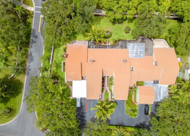Property at 39 Balfour Rd, Palm Beach Gardens, FL 33418, 3 beds, 2.5 baths