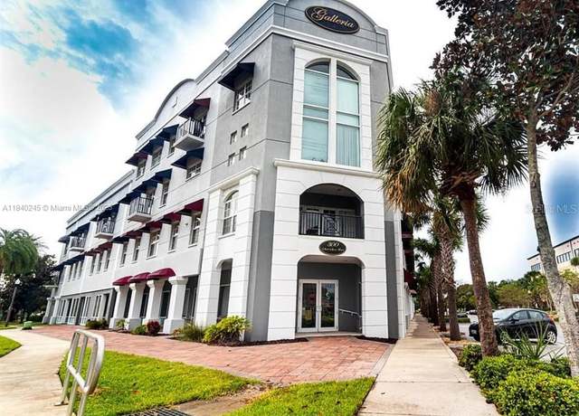 Property at 300 State St E #326, FL 34677, 2 beds, 2.5 baths