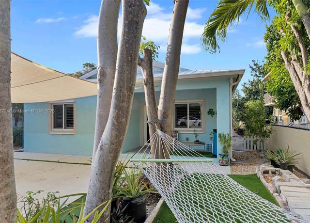 Property at 460 Lime Dr, Key Largo, FL 33037, 3 beds, 2 baths