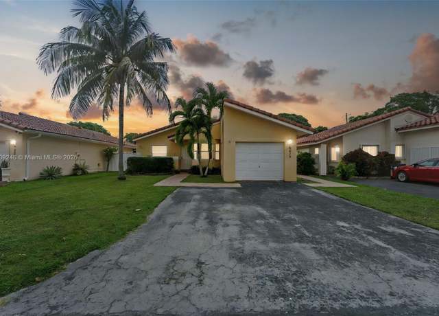 Property at 10813 SW 158th Ln, Miami, FL 33157, 4 beds, 2 baths