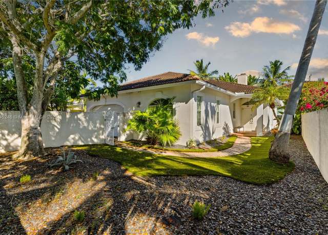 Property at 810 NE 21st Dr, Wilton Manors, FL 33305, 3 beds, 2.5 baths