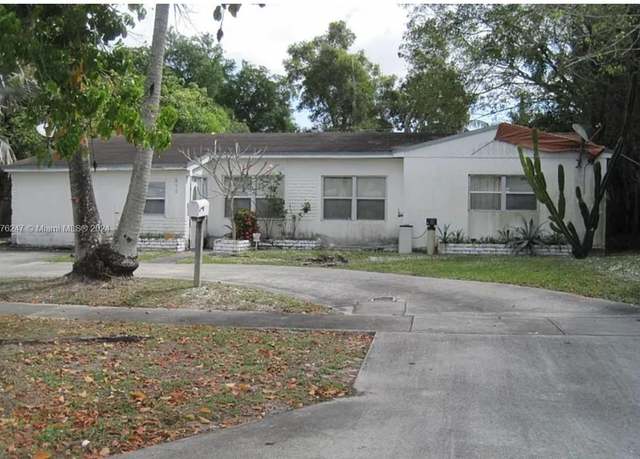 Property at 530 E Melrose Cir, Fort Lauderdale, FL 33312, 3 beds, 2 baths