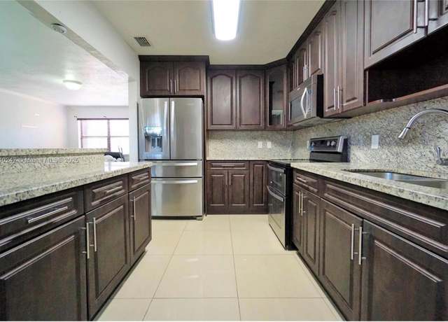 Property at 6331 W 24th Ct Unit 104-4, Hialeah, FL 33016, 3 beds, 3 baths