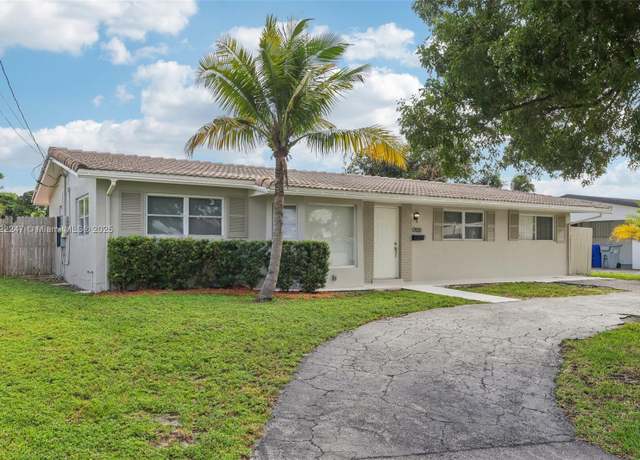 Property at 1700 SW 5th Ave, Pompano Beach, FL 33060, 4 beds, 3 baths