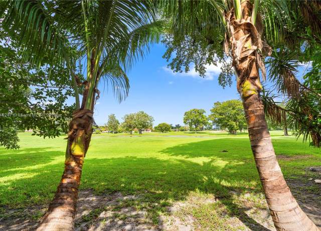 Property at 19828 Bob O Link Dr, Hialeah, FL 33015, 4 beds, 3 baths
