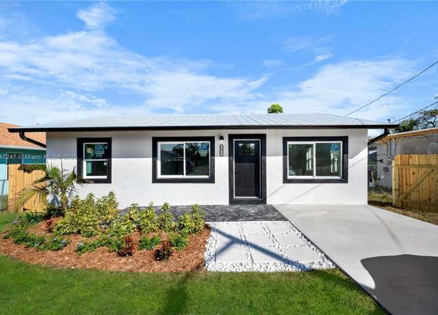 Property at 8477 SE Begonia Way, Hobe Sound, FL 33455, 3 beds, 1 bath
