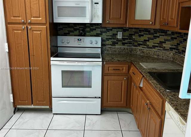 Property at 500 Bayview Dr #2127, Sunny Isles Beach, FL 33160, 1 bed, 1.5 baths