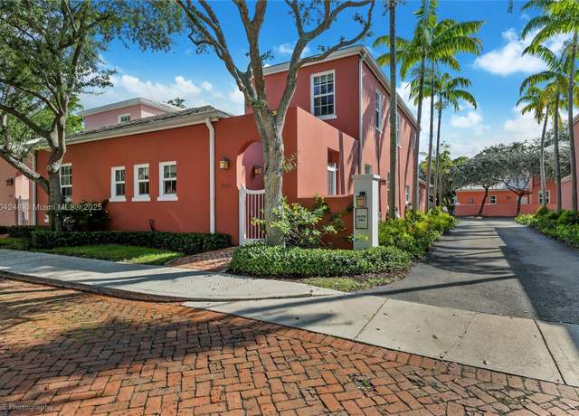 Property at 540 Loretto Ave #19, Coral Gables, FL 33146, 3 beds, 3 baths