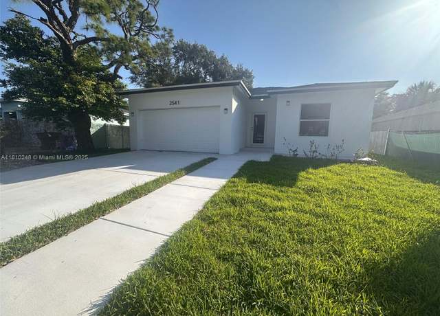 Property at 2541 NW 9th St, Fort Lauderdale, FL 33311, 3 beds, 3 baths