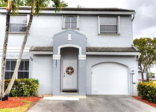 Property at 4801 Grapevine Way, Davie, FL 33331, 3 beds, 2.5 baths