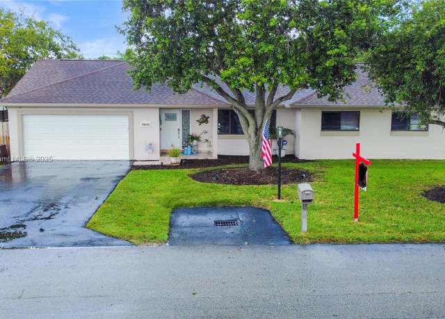 Property at 28601 SW 164th Ave, Homestead, FL 33033, 3 beds, 2 baths