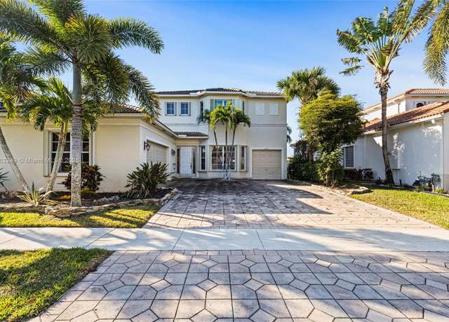 Property at 1270 Beacon Cir, Wellington, FL 33414, 4 beds, 3.5 baths