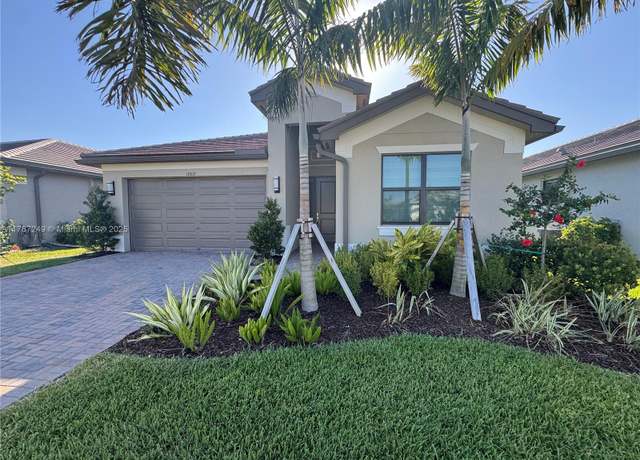 Property at 12612 SW Green Creek Dr, Port St Lucie, FL 34987, 2 beds, 2 baths