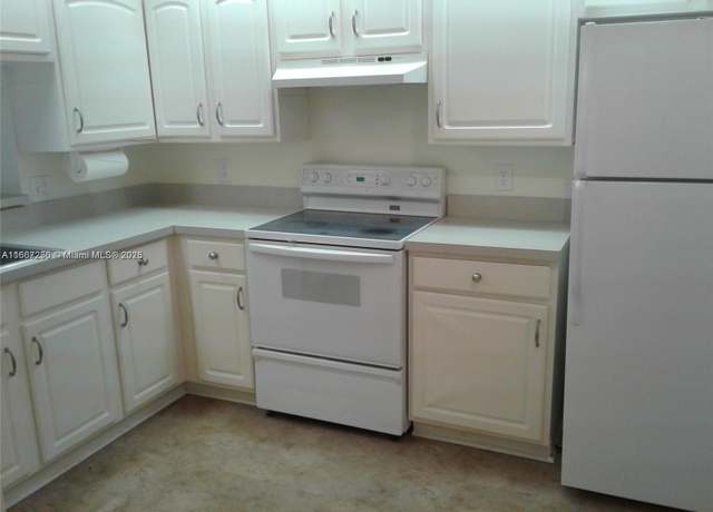 Property at 701 SW 142nd Ave Unit 104S, Pembroke Pines, FL 33027, 2 beds, 1.5 baths