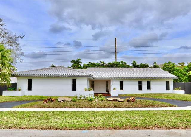 Property at 1925 NE 214th Ter, Miami, FL 33179, 4 beds, 3.5 baths