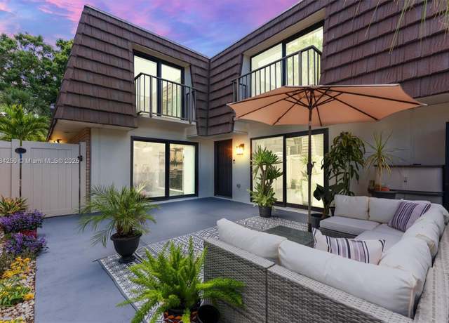 Property at 7707 77th Way, West Palm Beach, FL 33407, 2 beds, 2.5 baths