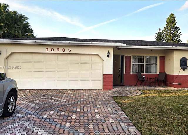 Property at 10935 Gable St, Boca Raton, FL 33428, 3 beds, 2 baths