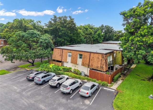 Property at 9111 SW 22nd Ct Unit B-3, Davie, FL 33324, 3 beds, 2.5 baths