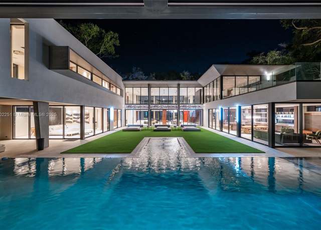 Property at 5245 Oak Ln, Coral Gables, FL 33156, 8 beds, 9.5 baths