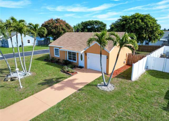 Property at 8726 Spring Valley Dr, Boynton Beach, FL 33472, 2 beds, 1 bath