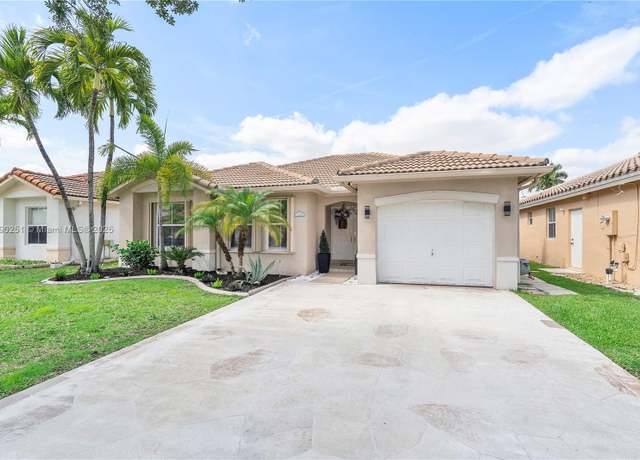 Property at 13995 S Cypress Cove Cir, Davie, FL 33325, 3 beds, 2 baths