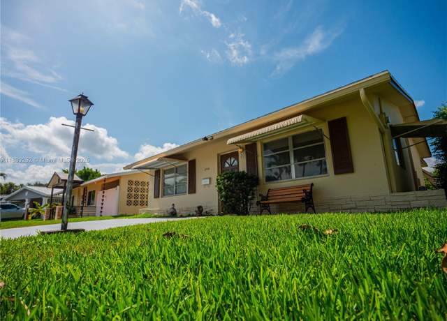 Property at 2918 NW 46th St, Tamarac, FL 33309, 2 beds, 2 baths