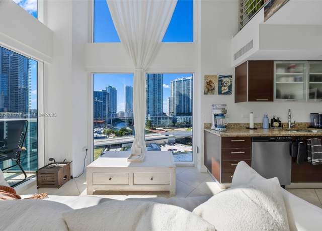 Property at 41 SE 5th St #816, Miami, FL 33131, 2 beds, 2 baths