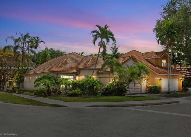 Property at 2772 Oakview Way, Davie, FL 33328, 2 beds, 2 baths