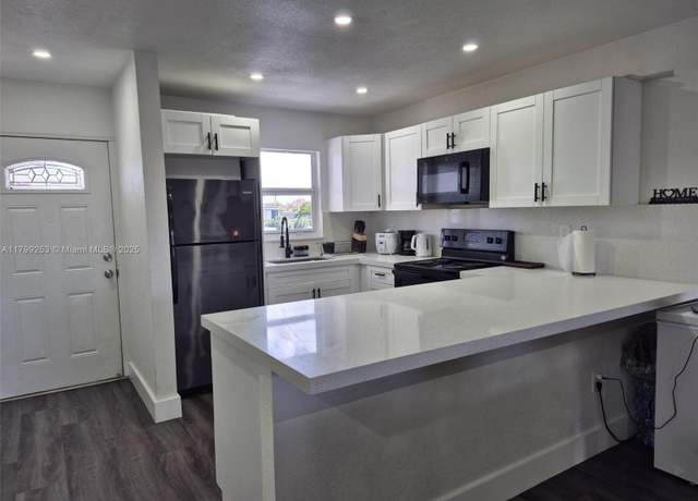 Property at 6850 W 16th Dr #320, Hialeah, FL 33014, 2 beds, 1 bath