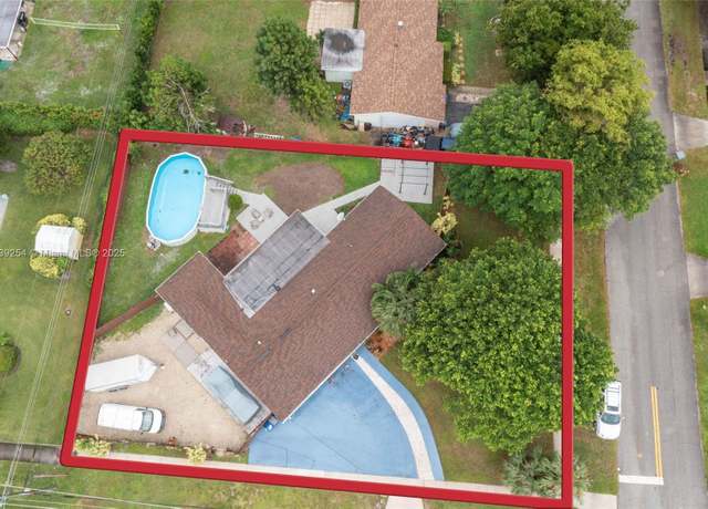 Property at 861 Magnolia, Lake Park, FL 33403, 3 beds, 2 baths
