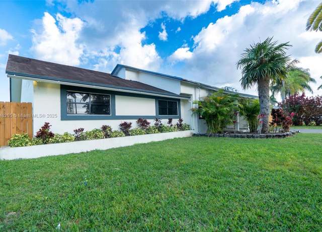 Property at 28451 SW 164th Ave, Homestead, FL 33033, 4 beds, 2 baths