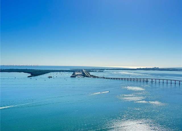 Property at 1300 Brickell Bay Dr #2608, Miami, FL 33131, 1 bed, 1 bath