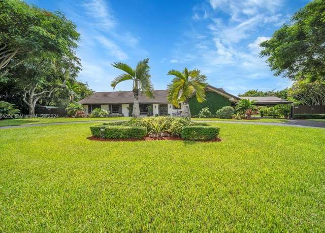 Property at 7706 SW 74th Ln, Miami, FL 33143, 4 beds, 3 baths