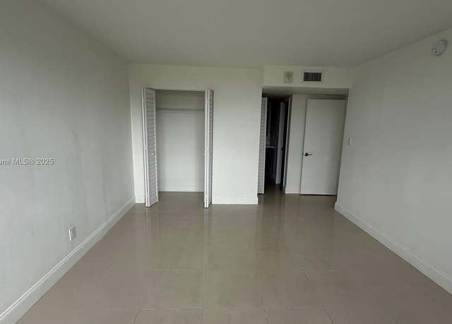 Property at 16546 NE 26th Ave Unit 4H, North Miami Beach, FL 33160, 1 bed, 1.5 baths