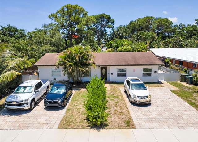 Property at 754 NE 36th St, Oakland Park, FL 33334, 6 beds, 4 baths