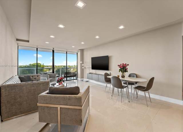Property at 20281 E Country Club Dr #304, Aventura, FL 33180, 3 beds, 2 baths