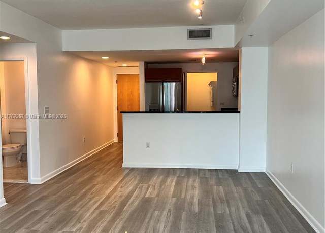 Property at 244 Biscayne Blvd #2609, Miami, FL 33132, 2 beds, 2 baths