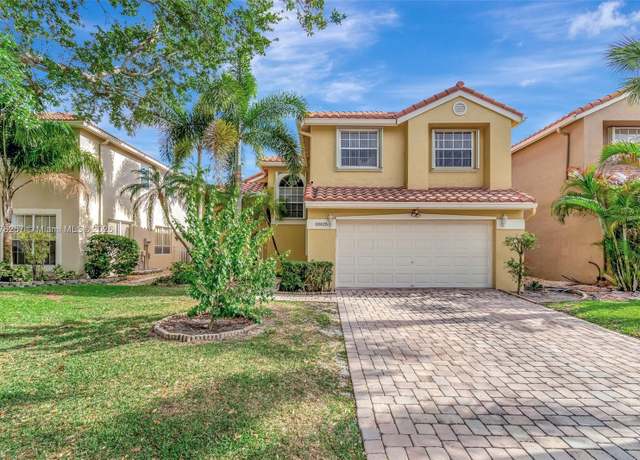 Property at 10425 Buena Ventura Dr, Boca Raton, FL 33498, 4 beds, 2.5 baths