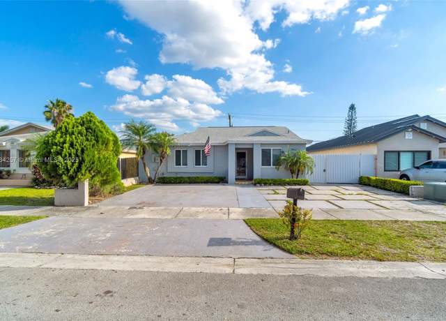 Property at 11440 SW 185th Ter, Miami, FL 33157, 3 beds, 2 baths