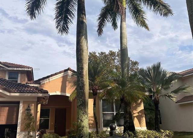 Property at 1831 Mariners Ln, Weston, FL 33327, 6 beds, 4.5 baths