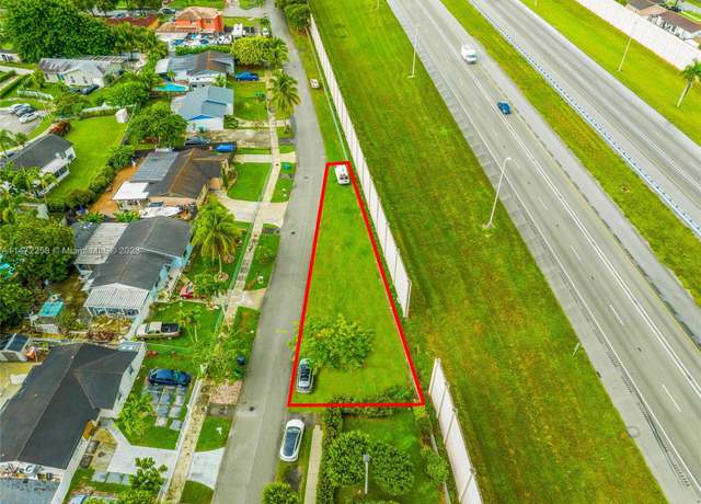 Property at 256 SW St, Homestead, FL 33032