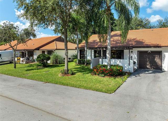 Property at 7037 Marlberry Ln, Tamarac, FL 33321, 2 beds, 2 baths
