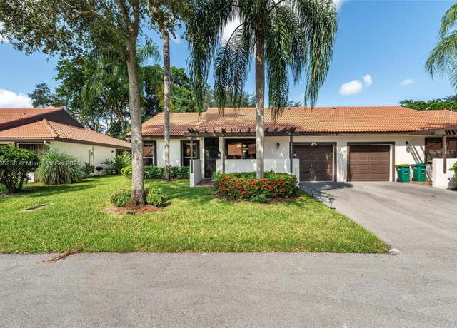 Property at 7037 Marlberry Ln, Tamarac, FL 33321, 2 beds, 2 baths