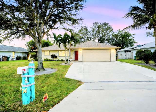 Property at 2304 SE 8th Ter, Cape Coral, FL 33990, 4 beds, 3 baths