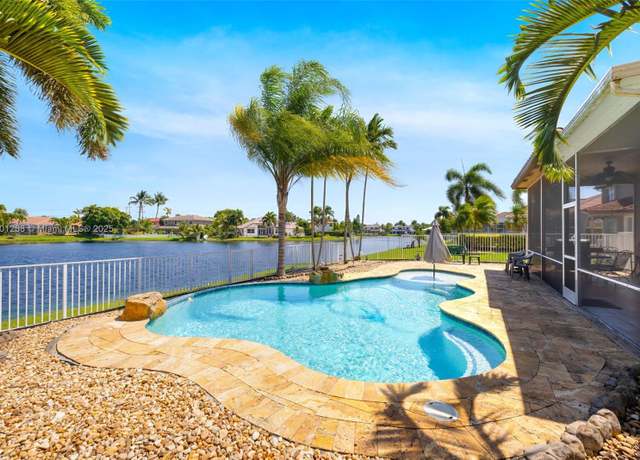 Property at 16343 Segovia Cir S, Pembroke Pines, FL 33331, 4 beds, 3 baths