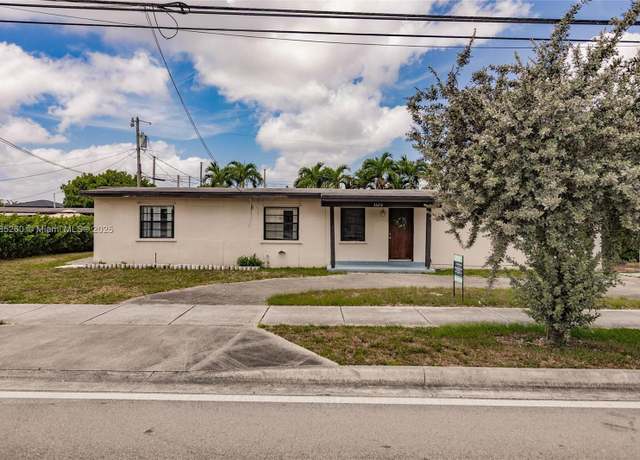 Property at 3320 SW 97th Ave, Miami, FL 33165, 4 beds, 3 baths