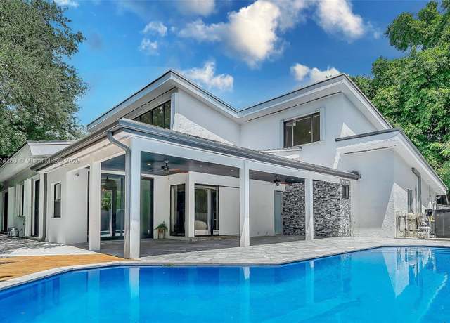 Property at 5811 SW 33 Ter, Hollywood, FL 33312, 7 beds, 5 baths