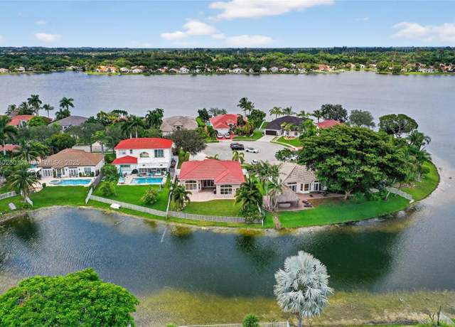 Property at 18840 NW 23rd Pl, Pembroke Pines, FL 33029, 4 beds, 2.5 baths