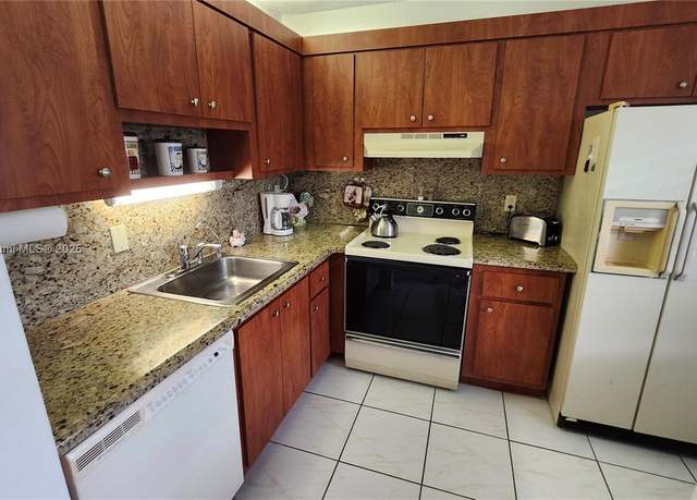 Property at 2821 Somerset Dr #400, Lauderdale Lakes, FL 33311, 2 beds, 2 baths